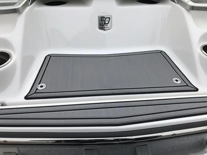 Slide: The Image of MasterCraft X23 2018 - 42