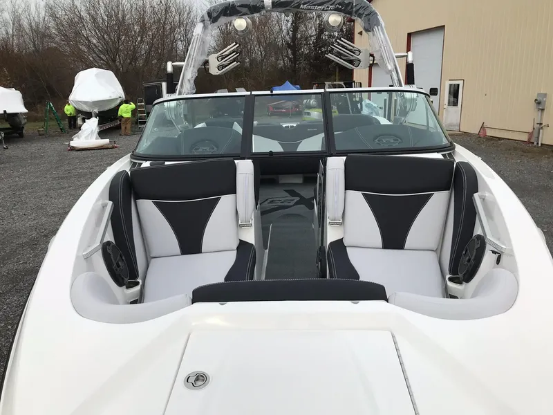 Slide: The Image of MasterCraft X23 2018 - 7