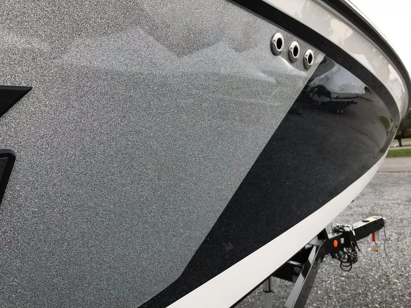 Slide: The Image of MasterCraft X23 2018 - 9