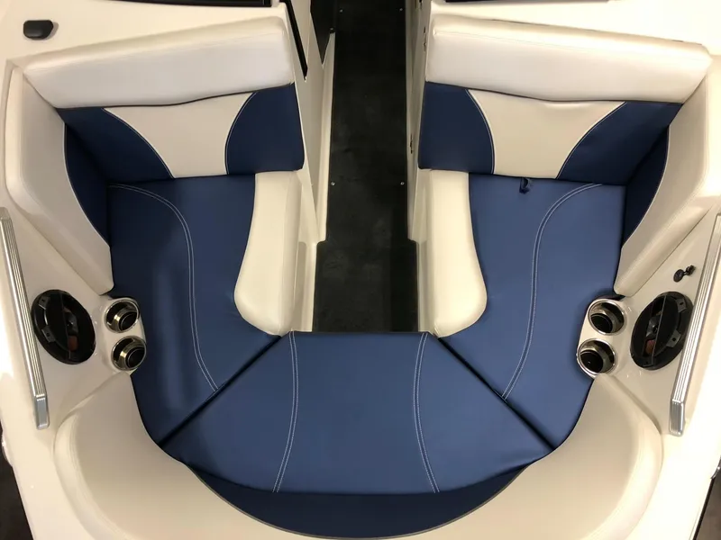 Slide: The Image of MasterCraft XT20 2018 - 11