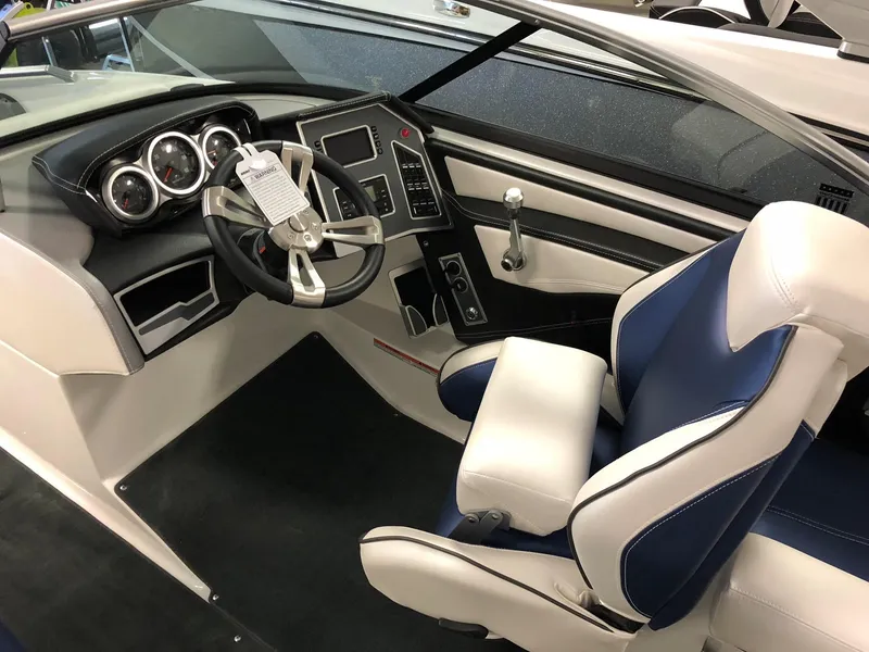 Slide: The Image of MasterCraft XT20 2018 - 7