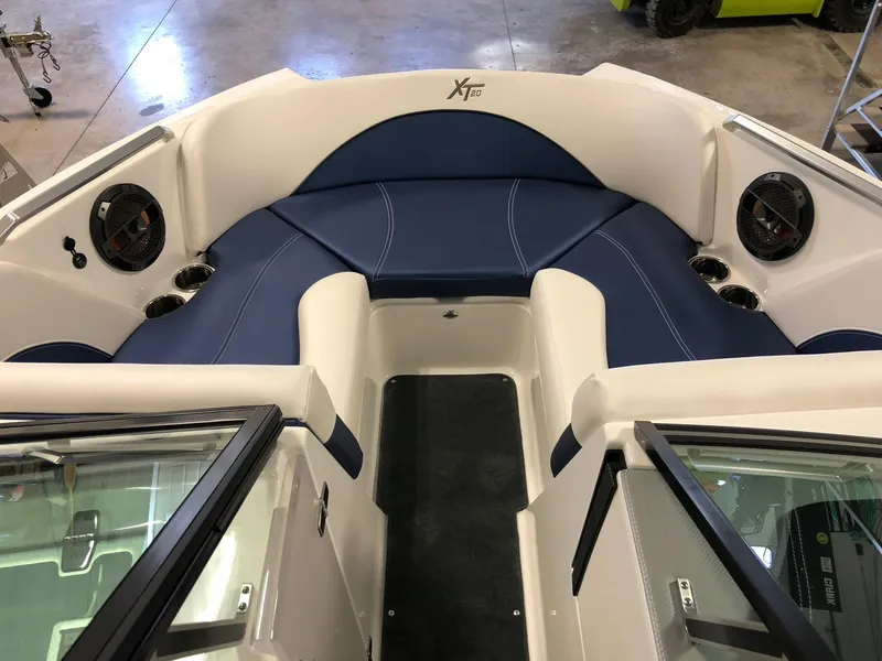 Slide: The Image of MasterCraft XT20 2018 - 9