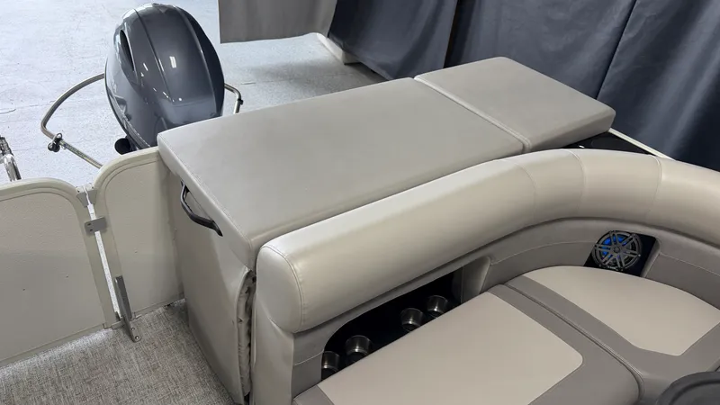 Slide: The Image of Premier 230 SUNSATION 2024 - 64