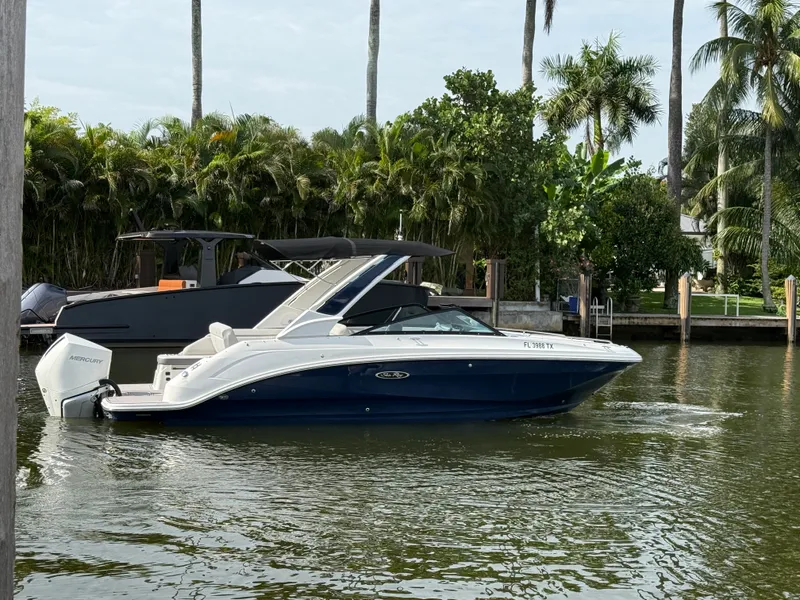 Slide: The Image of Sea Ray SDX 250 Outboard 2024 - 7