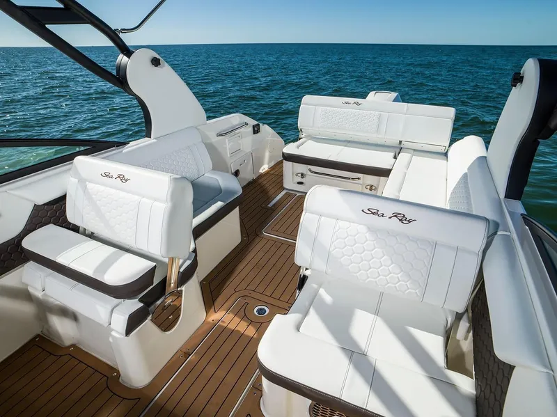 Slide: The Image of Sea Ray SDX 250 Outboard 2024 - 25
