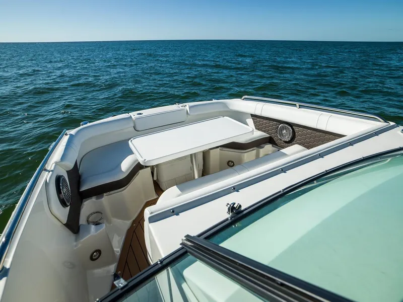 Slide: The Image of Sea Ray SDX 250 Outboard 2024 - 31