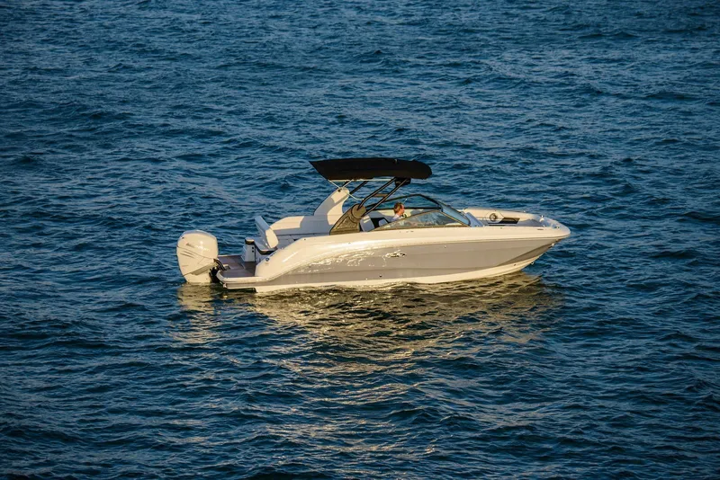 Slide: The Image of Sea Ray SDX 250 Outboard 2024 - 6