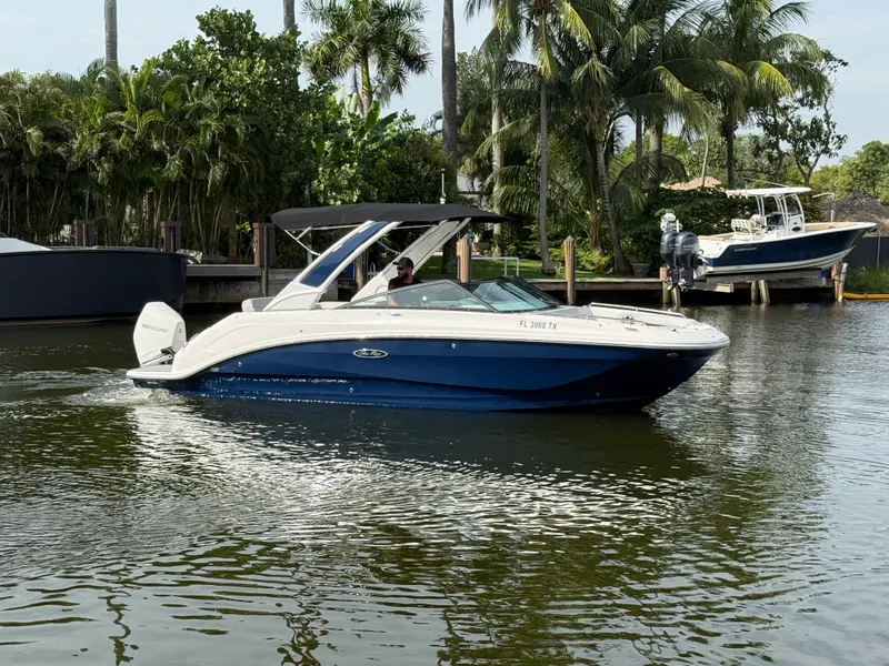 Slide: The Image of Sea Ray SDX 250 Outboard 2024 - 5
