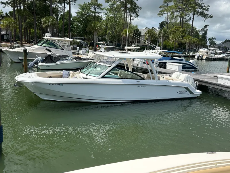 Slide: The Image of Boston Whaler 320 VANTAGE 2017 - 30