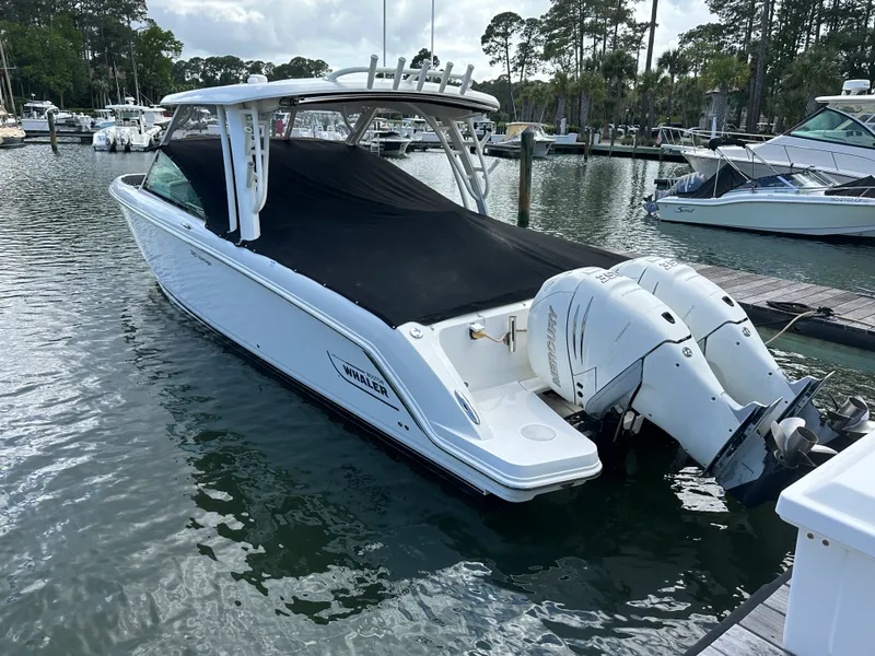 Slide: The Image of Boston Whaler 320 VANTAGE 2017 - 33