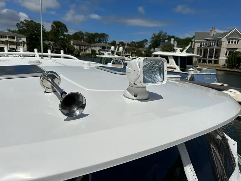 Slide: The Image of Boston Whaler 320 VANTAGE 2017 - 34