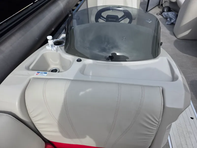 Slide: The Image of Starcraft SLS3 TRITOON 2018 - 11