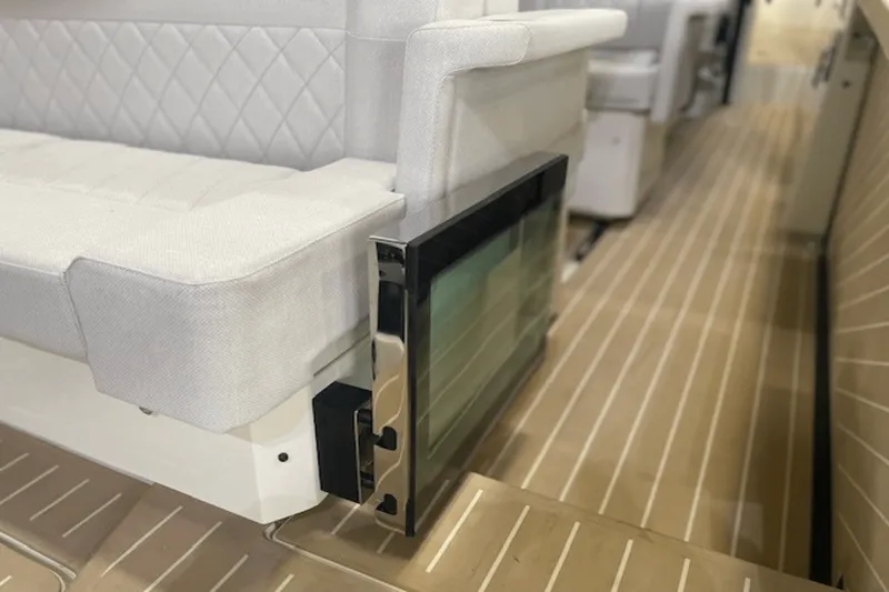 Slide: The Image of Saxdor 320 GTO 2025 - 33