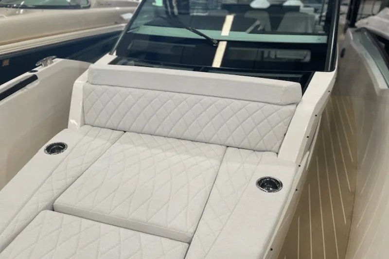 Slide: The Image of Saxdor 320 GTO 2025 - 6