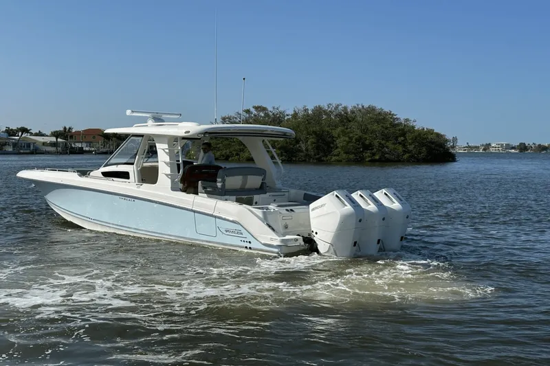 Slide: The Image of Boston Whaler 350 Realm 2025 - 0