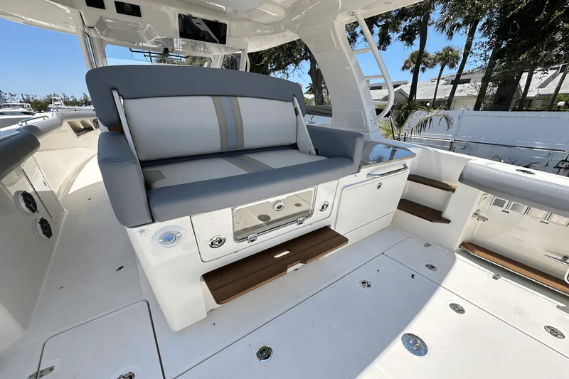 Slide: The Image of Boston Whaler 350 Realm 2025 - 14
