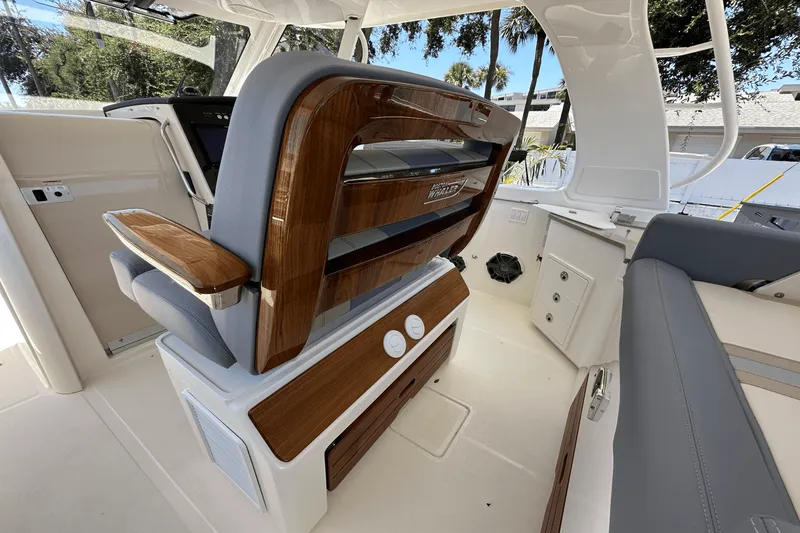 Slide: The Image of Boston Whaler 350 Realm 2025 - 19