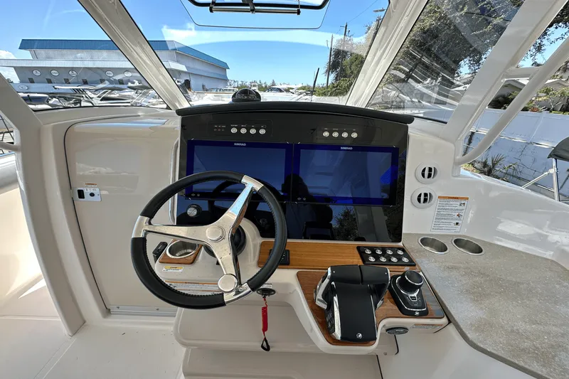 Slide: The Image of Boston Whaler 350 Realm 2025 - 22