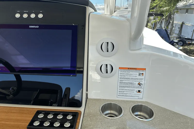 Slide: The Image of Boston Whaler 350 Realm 2025 - 26