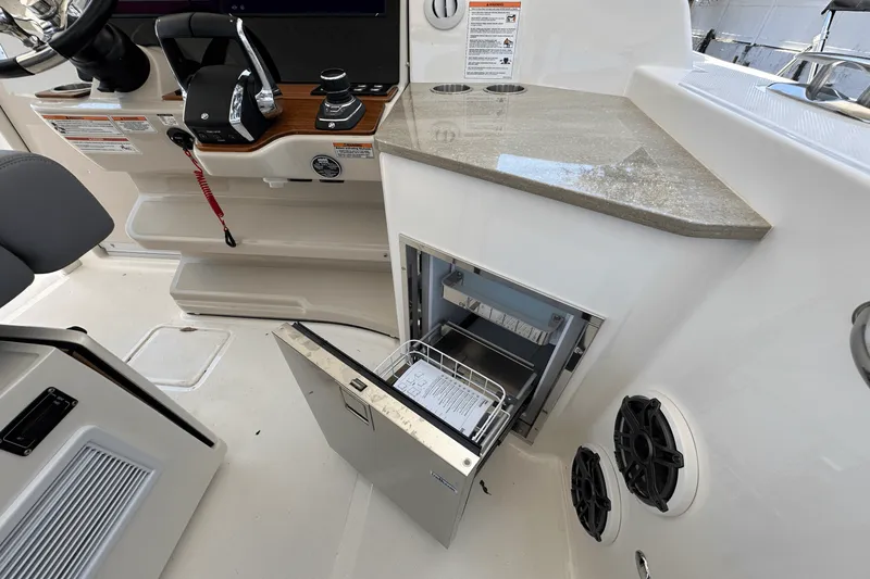 Slide: The Image of Boston Whaler 350 Realm 2025 - 28