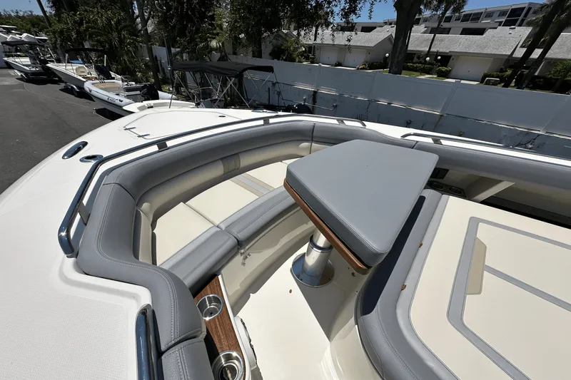 Slide: The Image of Boston Whaler 350 Realm 2025 - 33