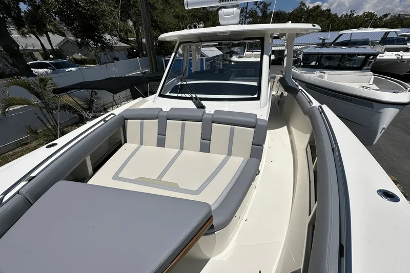 Slide: The Image of Boston Whaler 350 Realm 2025 - 34
