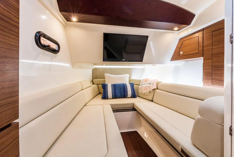 Slide: The Image of Boston Whaler 350 Realm 2025 - 36