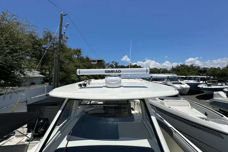 Slide: The Image of Boston Whaler 350 Realm 2025 - 37