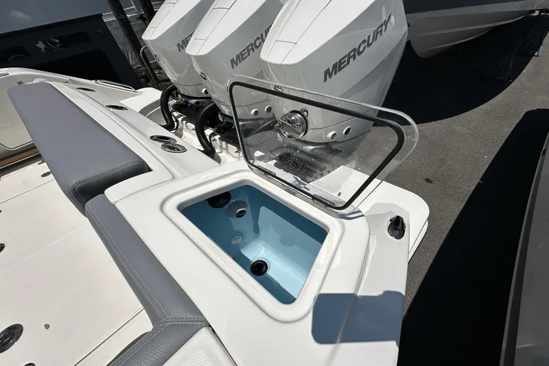 Slide: The Image of Boston Whaler 350 Realm 2025 - 8