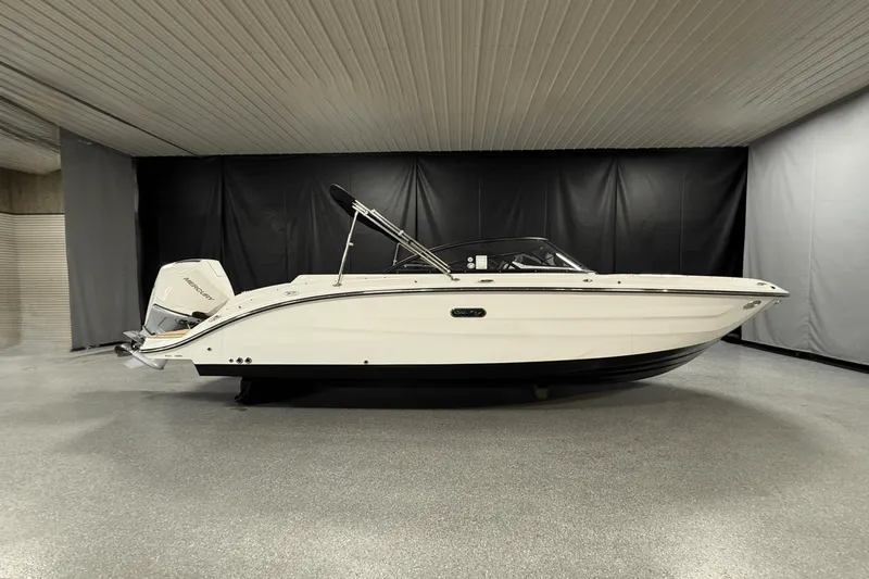 The Image of Sea Ray SDX 230 Outboard 2026 - 0