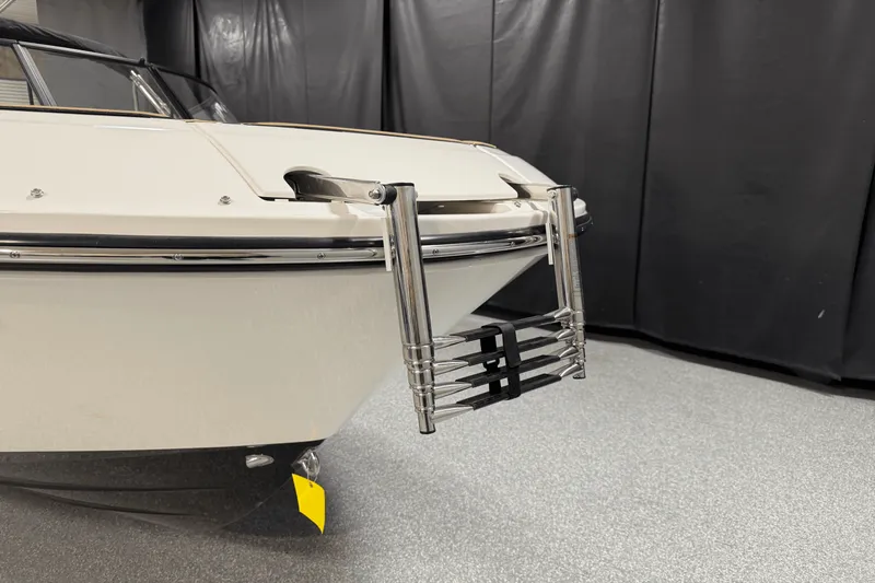 Slide: The Image of Sea Ray SDX 230 Outboard 2026 - 11