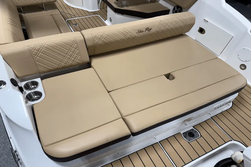 Slide: The Image of Sea Ray SDX 230 Outboard 2026 - 18