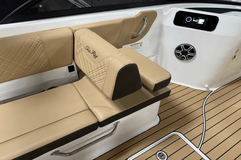 Slide: The Image of Sea Ray SDX 230 Outboard 2026 - 32