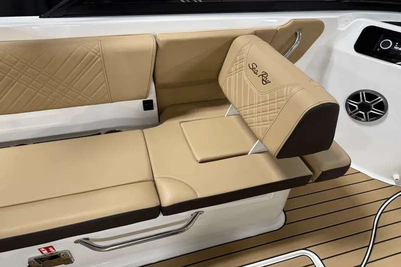 Slide: The Image of Sea Ray SDX 230 Outboard 2026 - 35