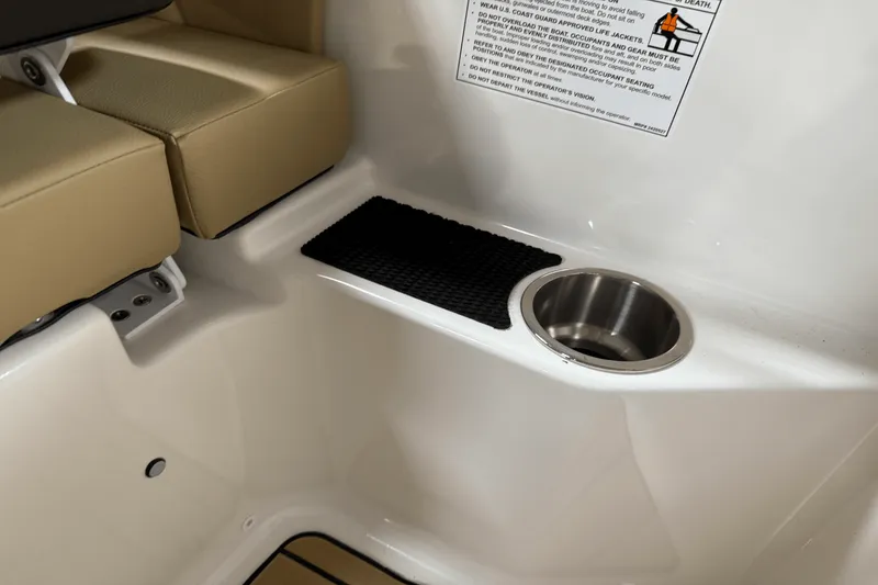 Slide: The Image of Sea Ray SDX 230 Outboard 2026 - 36