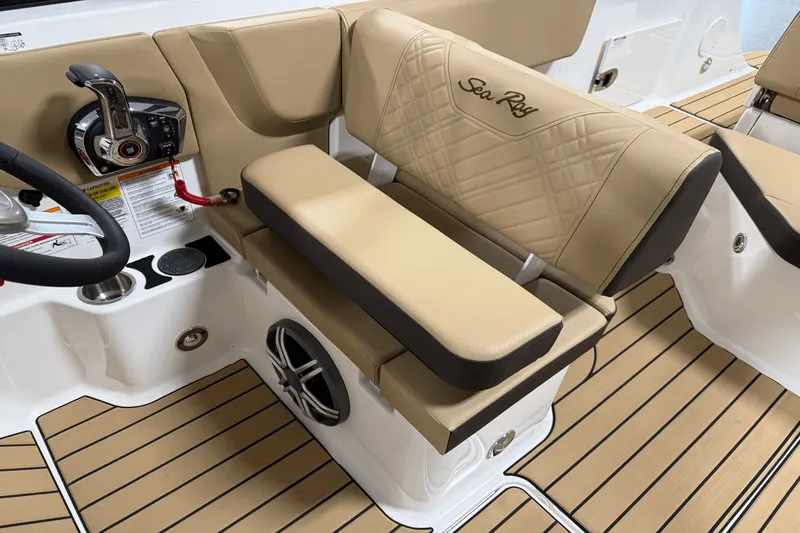 Slide: The Image of Sea Ray SDX 230 Outboard 2026 - 45