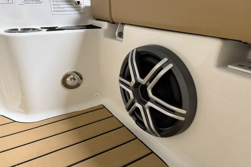 Slide: The Image of Sea Ray SDX 230 Outboard 2026 - 46