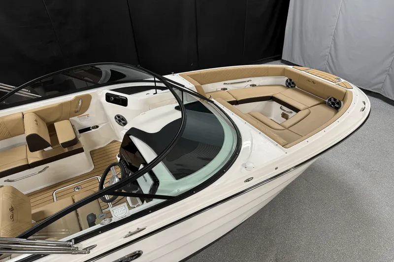 Slide: The Image of Sea Ray SDX 230 Outboard 2026 - 5