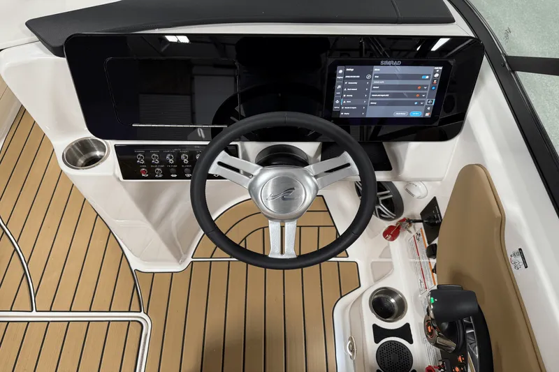 Slide: The Image of Sea Ray SDX 230 Outboard 2026 - 51