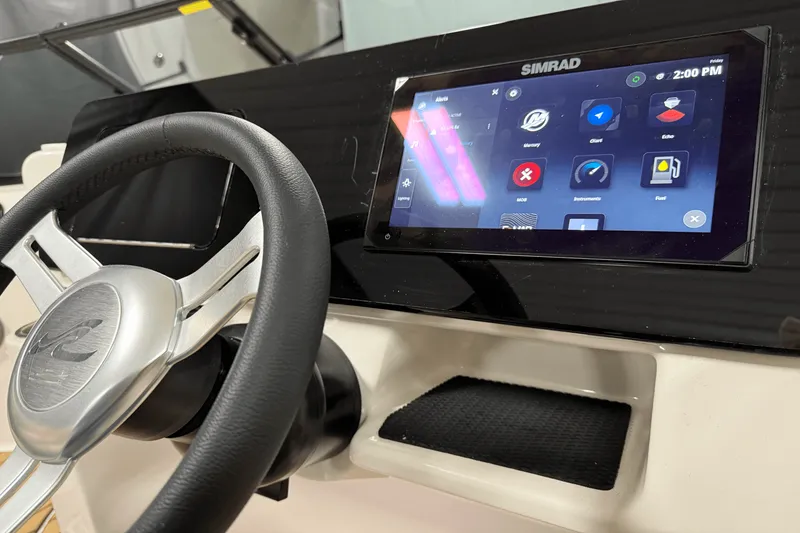 Slide: The Image of Sea Ray SDX 230 Outboard 2026 - 56