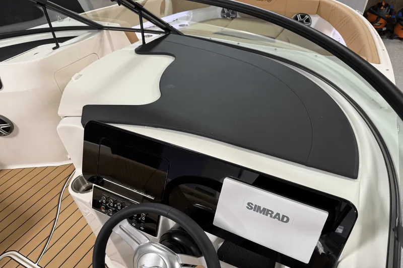 Slide: The Image of Sea Ray SDX 230 Outboard 2026 - 57