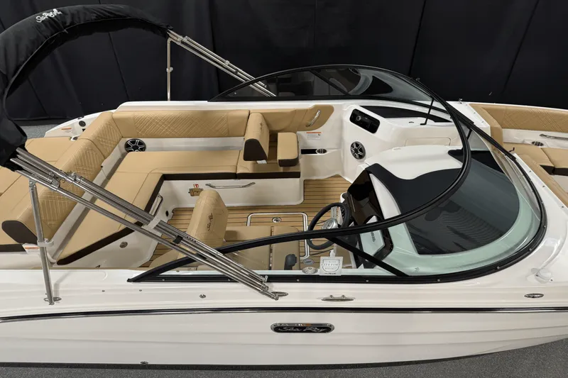 Slide: The Image of Sea Ray SDX 230 Outboard 2026 - 6