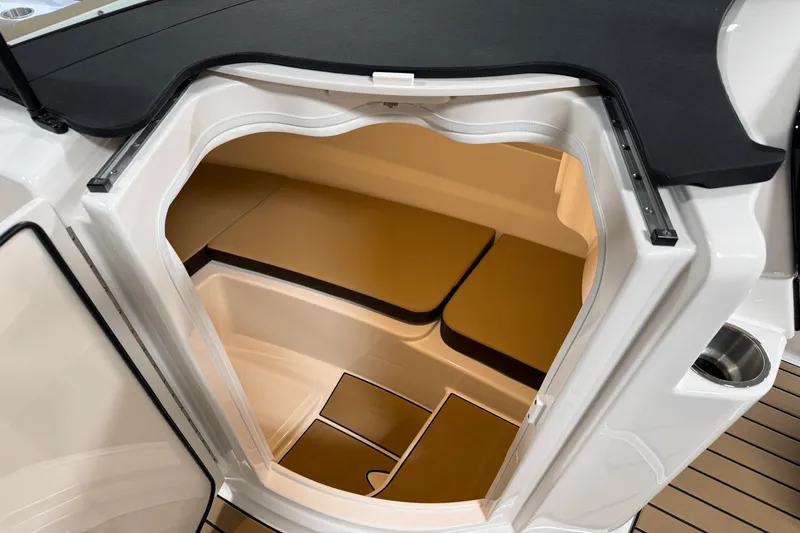 Slide: The Image of Sea Ray SDX 230 Outboard 2026 - 63