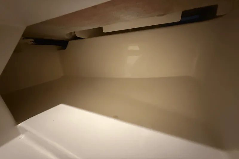 Slide: The Image of Sea Ray SDX 230 Outboard 2026 - 67