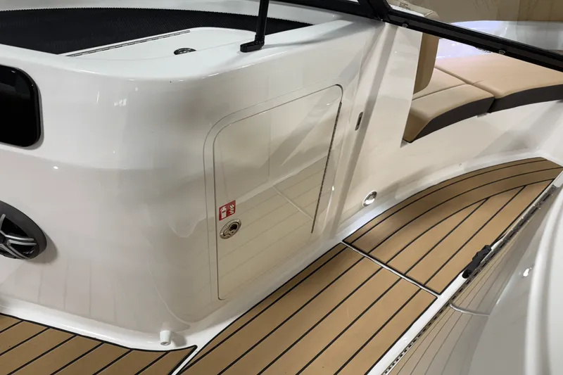 Slide: The Image of Sea Ray SDX 230 Outboard 2026 - 69