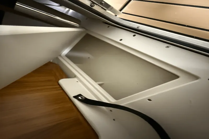 Slide: The Image of Sea Ray SDX 230 Outboard 2026 - 72