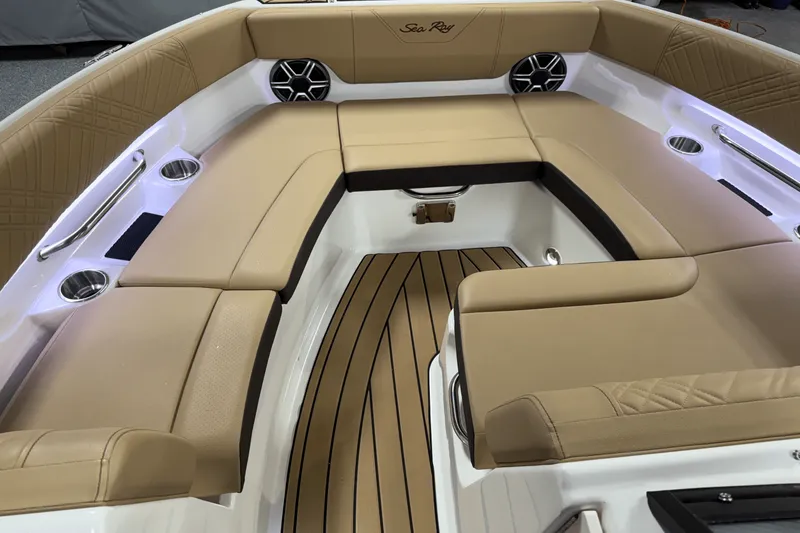 Slide: The Image of Sea Ray SDX 230 Outboard 2026 - 75