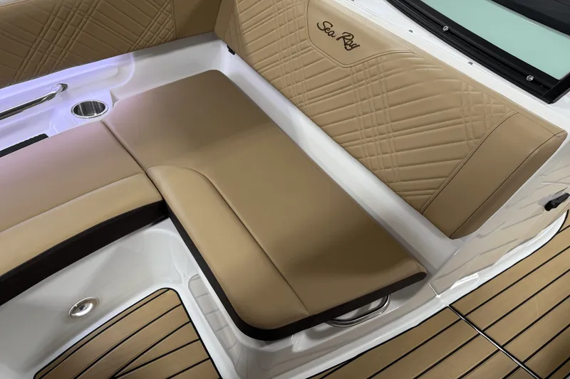 Slide: The Image of Sea Ray SDX 230 Outboard 2026 - 86