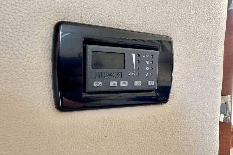 Slide: The Image of Chaparral 260 SIGNATURE 2005 - 24