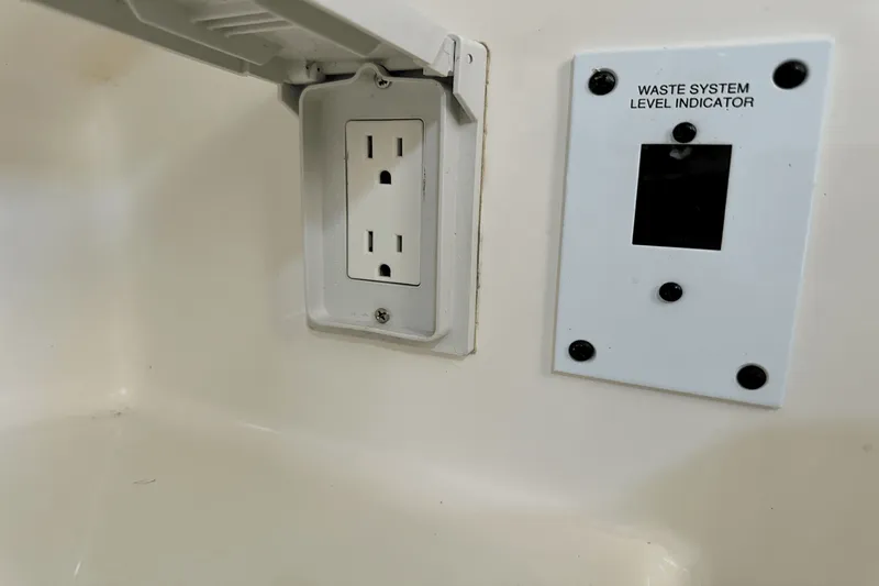 Slide: The Image of Chaparral 260 SIGNATURE 2005 - 40